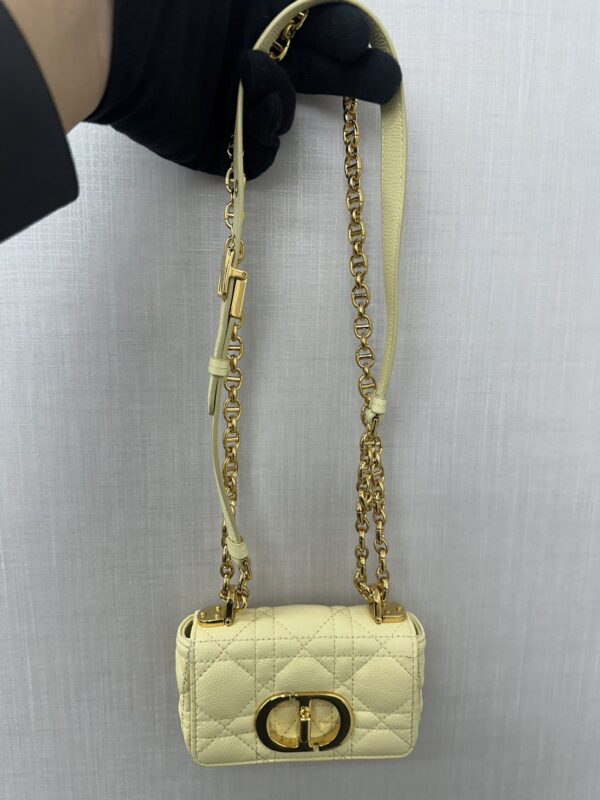 Dior Caro Microbag Cannage 小牛皮 淡黃色：圖片 2