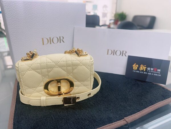 Dior Caro Microbag Cannage 小牛皮 淡黃色